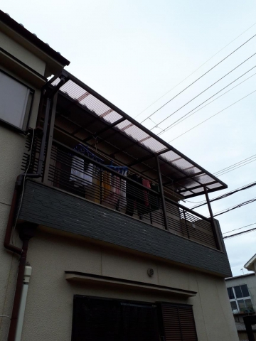 東大阪市Ｋ様邸　ベランダ屋根とガレージ屋根の波板貼替工事